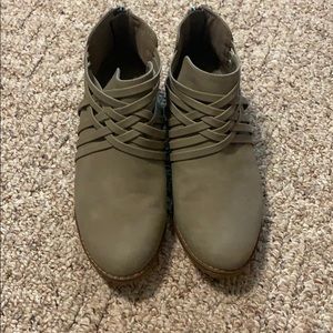 Women’s grey booties, size 9